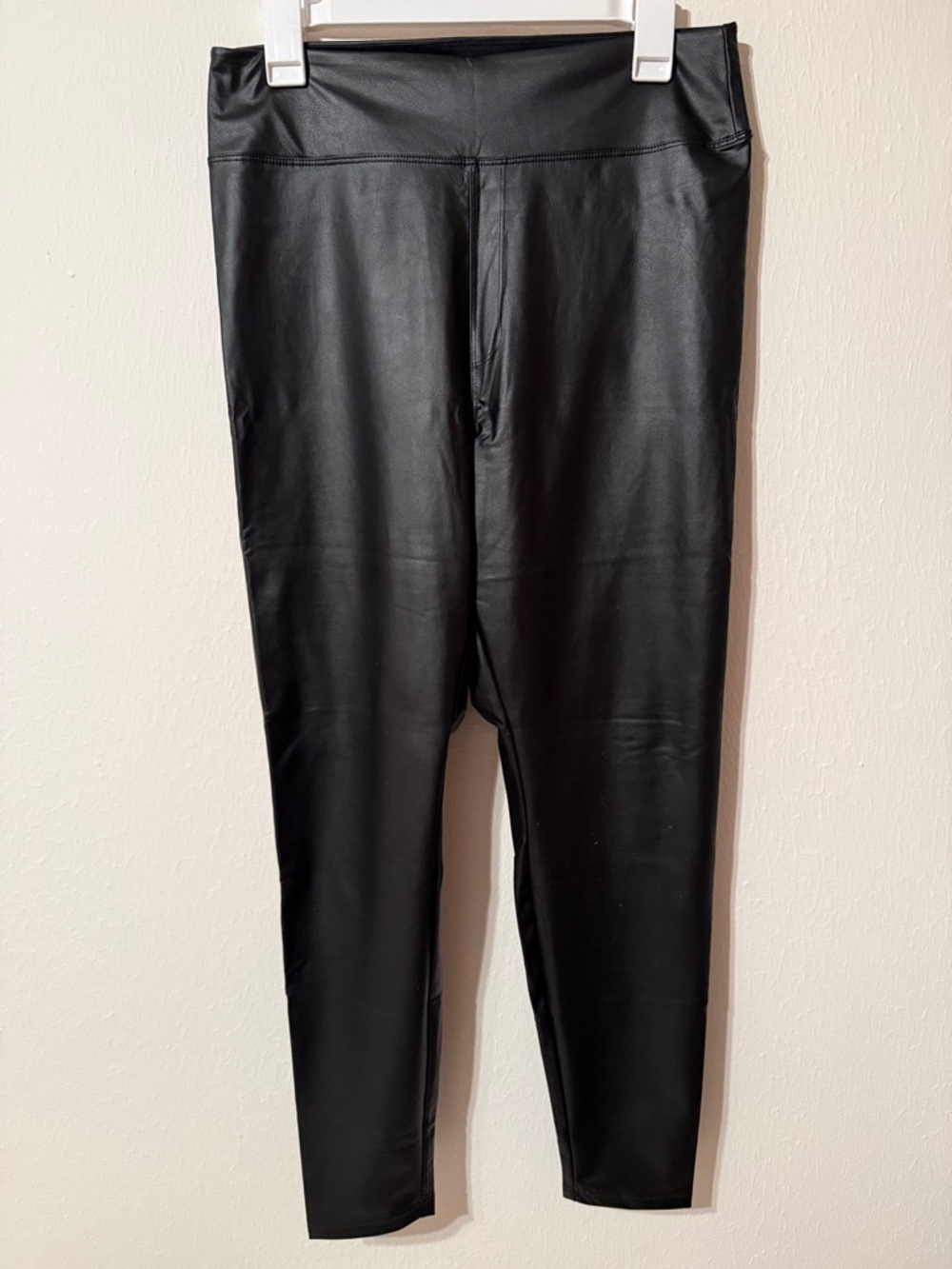 aerie OFFLINE Real Luxe High-Rise Leggings in Black